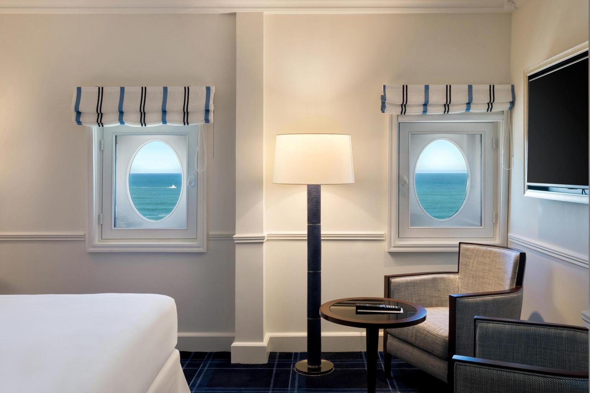 Ambassador Suite Cruise Liner